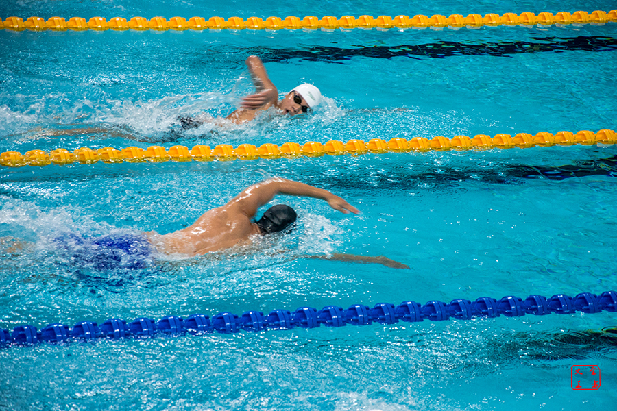 国脚人手一 国脚人手一